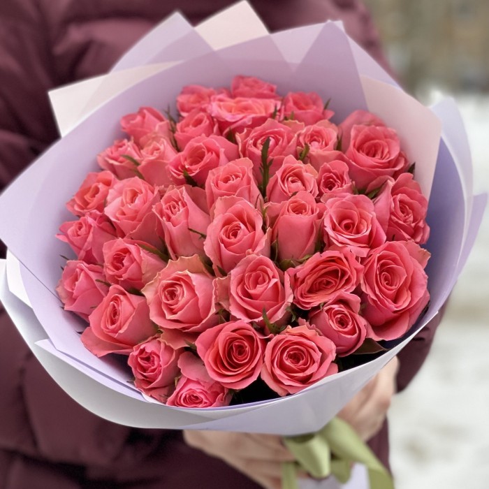 35 коралловых роз Эйс пинк